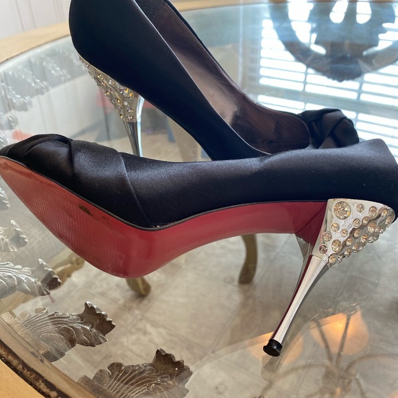 Paris Hilton Black Satin pumps - Picture 12 of 14